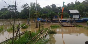 Salah satu tambangan di Kota Kediri yang ditutup sementara. Foto: Bacaini/Novira