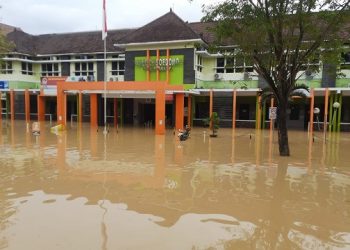 RSUD Trenggalek Kebanjiran, Bupati Arifin Siapkan Pos Kesehatan