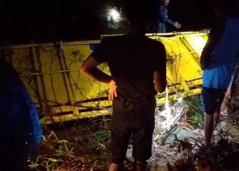 Truk Tebu Terseret Arus Sungai di Blitar, 1 Meninggal 3 Hilang