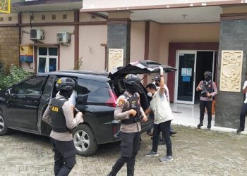 KPK Sasar Rumah Pribadi Hingga Mobil Pejabat Bangkalan