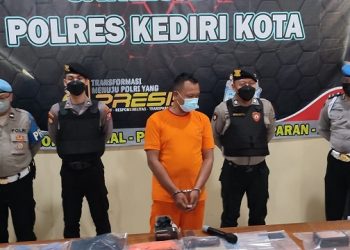 Pelaku Perampokan BPR Kediri Sempat Belikan Baju Untuk Anak