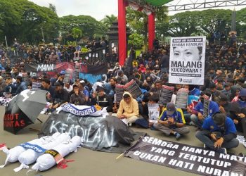 Demo Balai Kota Malang, Aremania Tuntut Rekonstruksi Ulang
