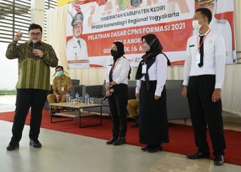 Berani Kritik Pemkab Kediri, 3 CPNS Dapat Hadiah dari Mas Dhito