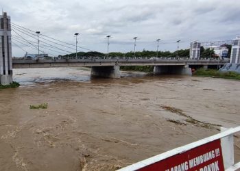 Permukaan Sungai Brantas Naik Hampir Mencapai Taman Brantas