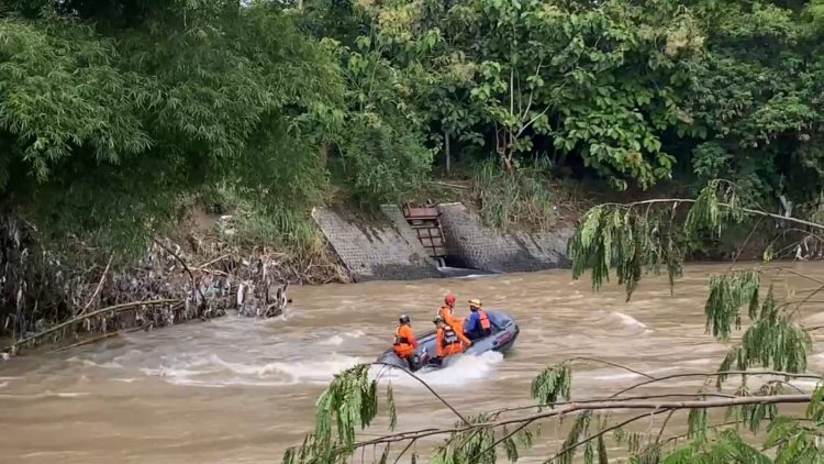 Pelajar Asal Trenggalek Hanyut di Sungai Saat Kerja Bakti