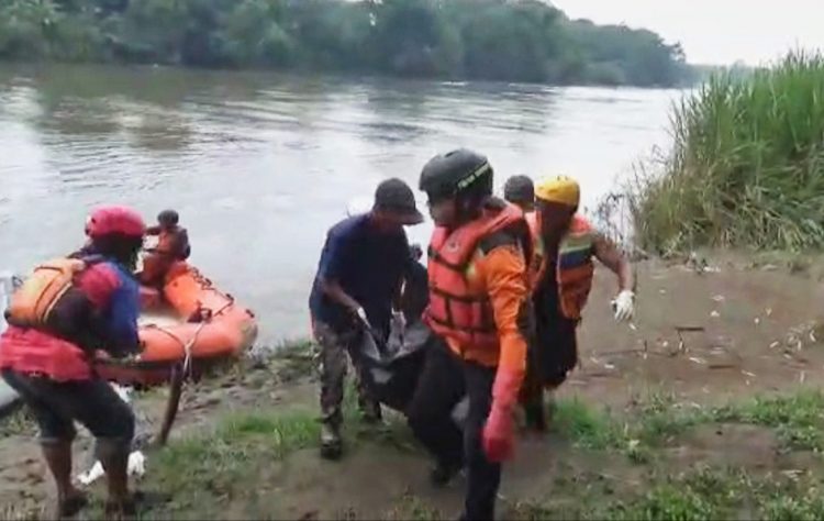 Pelajar Tenggelam di Sungai Brantas Jombang Ditemukan Tewas