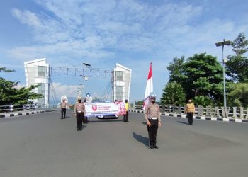 Hari Pahlawan, Polisi di Kediri Tiba-Tiba Stop Pengguna Jalan