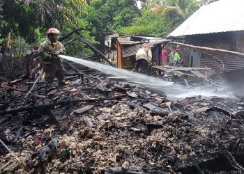 Rumah Seorang Tukang Becak di Jombang Ludes Terbakar