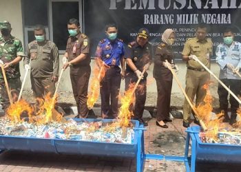 Bea Cukai Kediri Musnahkan Barang Ilegal Senilai Rp8,5 Miliar