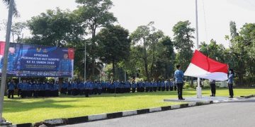 Upacara bendera peringatan HUT Korpri di Balai Kota Kediri. Foto: Ist