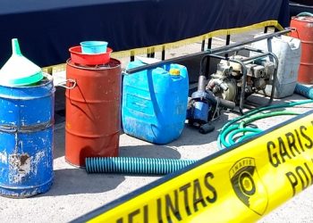 Barang bukti kasus penimbunan solar bersubsidi yang diamankan anggota Polres Tulungagung. Foto: Bacaini/Setiawan