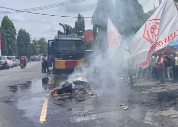 Pembukaan Super Indo Kediri Disambut Unjuk Rasa
