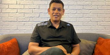 Wali Kota Kediri, Abdullah Abu Bakar saat mengumumkan peserta terpilih program bantuan modal usaha 2022. Foto: Ist