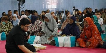 Mas Dhito duduk bersama para pelaku UMKM saat Jumat Ngopi. Foto: Ist