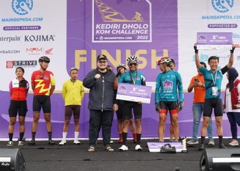 Peserta Kategori Usia 60+ Taklukan Kelok 9, Mas Dhito Terkesan