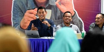 Wali Kota Kediri, Abdullah Abu Bakar saat Kopi Tahu Kelurahan Ngadirejo. Foto: Ist