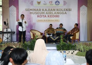 Kepala Disbudparpora Kota Kediri dalam Seminar Kajian Koleksi Museum Airlangga. Foto: Ist