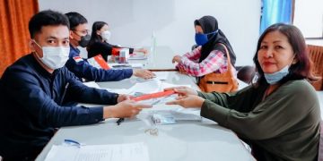 Penyaluran bansos bagi penerima susulan Kartu Keluarga Sejahtera. Foto: Ist
