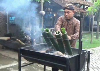 Menikmati Ayam Bumbung, Kuliner Favorit Terbaru di Tulungagung