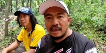 Ketua Komunitas Trail Kediri, Ashari saat reuni komunitas motor trail se-Kediri Raya. Foto: Bacaini