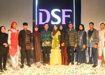 Emil Dardak dan Arumi Bachsin hadiri gelaran DSF 7. Foto: Ist