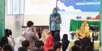 Bunda Fey dalam Kelas Inspirasi. Foto: Ist