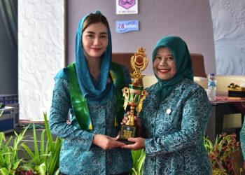 Novita Hardini pada acara puncak peringatan Hari Kesatuan Gerak (HKG) PKK di Kabupaten Trenggalek. Foto: Ist