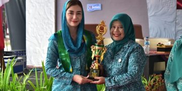 Novita Hardini pada acara puncak peringatan Hari Kesatuan Gerak (HKG) PKK di Kabupaten Trenggalek. Foto: Ist