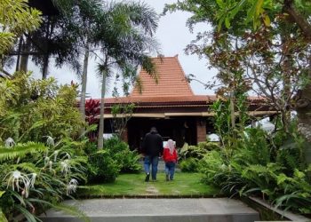 Unik, Restoran Baru di Kediri Sajikan Menu Polo Pendem