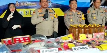 Konferensi pers situasi Kamtibmas tahun 2022 di Mapolres Kediri Kota. Foto: Bacaini.id