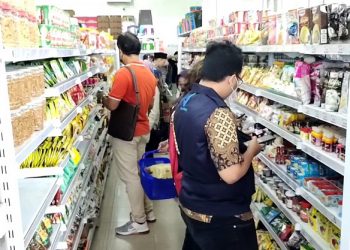Makanan Kadaluarsa Diamankan dari Toko Kediri