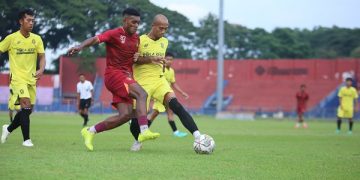 Laga uji coba Persik Vs Persedikab di Stadion Brawijaya Kediri. Foto: Ist