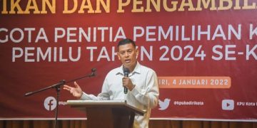 Wali Kota Kediri, Abdullah Abu Bakar pada acara pelantikan PPK. Foto: Ist