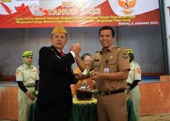 Ferry Djatmiko dan Petrus Situmorang dalam acara peringatan Hari Jadi LVRI ke-66 tahun 2023. Foto: Ist