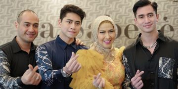 Venna Melinda bersama Ferry Setiawan suami baru dan kedua anaknya. Foto: IG @lasabelleofficial