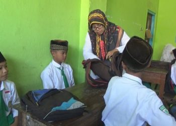 Demam Lato-lato, Sudah Dilarang Masih Dibawa ke Sekolah