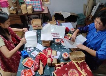 Padukan Batik dan Kue Kelinci, Hantaran Imlek di Malang Laris