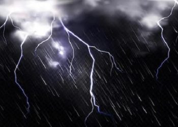 Prakiraan Cuaca BMKG, Hujan Petir Melanda Jawa Timur Nanti Malam