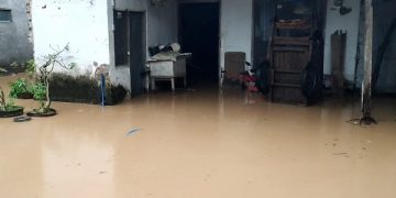 Rumah warga terendam banjir. Foto: Bacaini/AK.Jatmiko