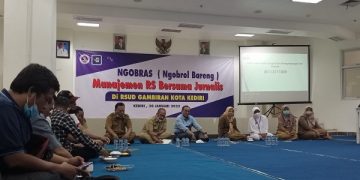 Acara ngobrol bareng di ruang pertemuan RSUD Gambiran Kota Kediri. Foto: Bacaini/Novira