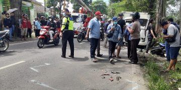 Kecelakaan beruntun di jalur Kediri-Blitar. Foto: Bacaini/AK.Jatmiko