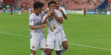 Selebrasi M.Khanafi (tengah) usah mencetak gol ke gawang RANS Nusantara FC. Foto: Bacaini/Novira