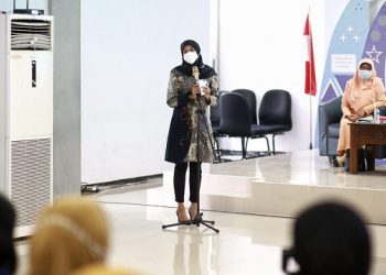 Bunda Fey saat membuka Workshop Pencegahan Perundungan/Bullying dan Anti Kekerasan Terhadap Anak Usia Dini. Foto: Ist