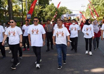 HPN ke-77 di Kota Kediri Diwarnai Jalan Sehat dan Deklarasi Damai
