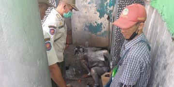 Manusia silver yang terjaring razia petugas gabungan. Foto: Bacaini/Setiawan