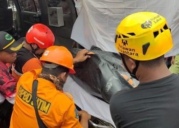 Jasad Bocah Hanyut di Kediri Ditemukan Tertutup Pasir