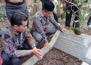 Makam Tan Malaka Kedatangan Warga Kampung Halamannya