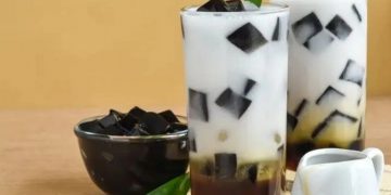 Es cincau hitam gula merah. Foto: Instagram @lesamba.official