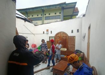 Puting Beliung Rusak Rumah dan Sekolah di Kota Batu
