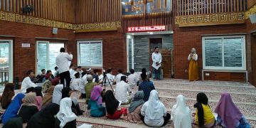 Kegiatan Pondok Ramadan murid SD Negeri 2 Balowerti di Masjid Al Khalid. Foto: Bacaini/Wahyu